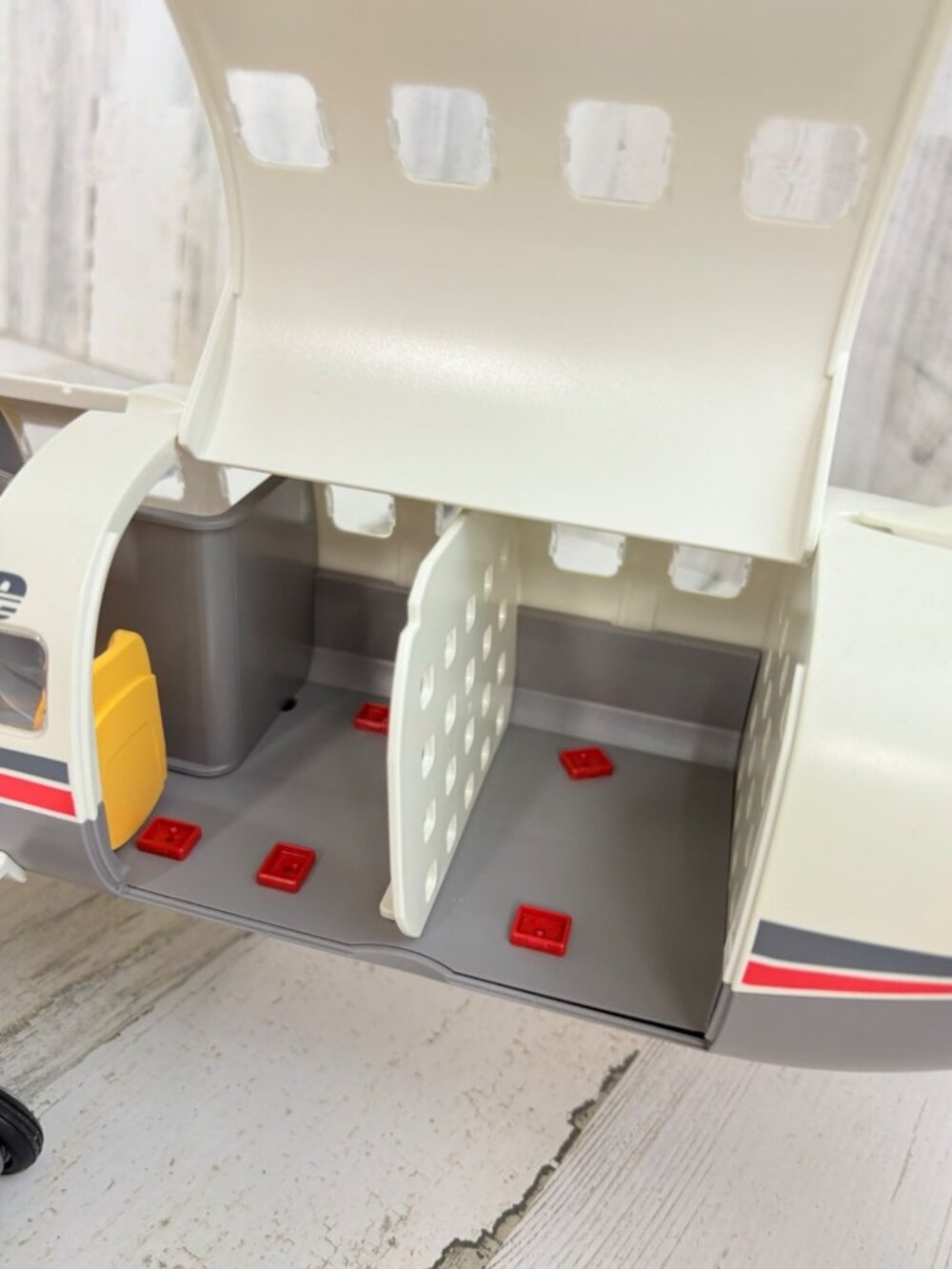Playmobil 4310 Pacific Airlines Cargo Air Plane with Pilot and Flight Attendant - Picture 10 of 16